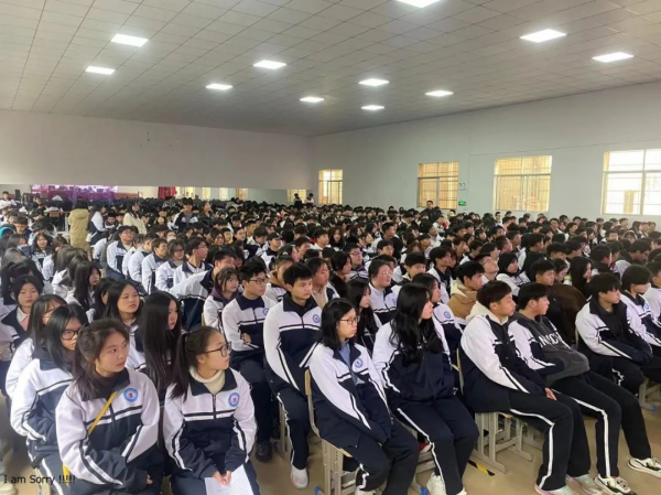 岳陽(yáng)市江南通信職業(yè)技術(shù)學(xué)校,岳陽(yáng)江南學(xué)校,岳陽(yáng)江南通信學(xué)校,岳陽(yáng)職業(yè)學(xué)校